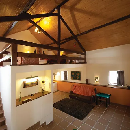 Artvilla ベッド・アンド・ブレックファスト 4*