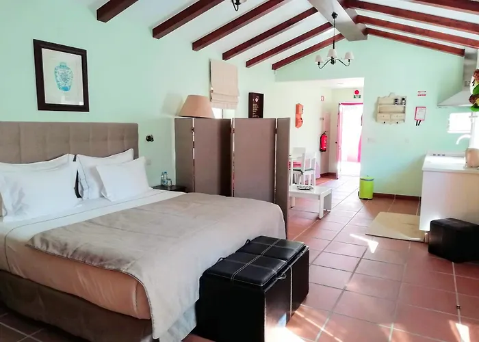 Artvilla Bed & Breakfast Cadaval