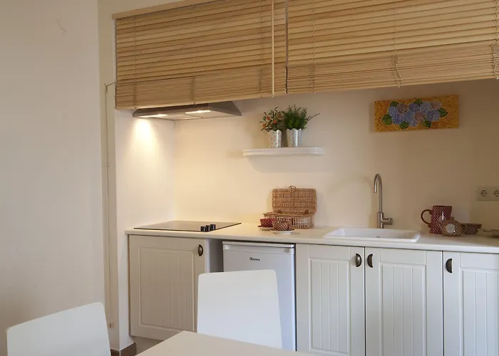 Artvilla Bed & Breakfast 4*