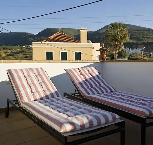 Alojamento de Acomodação e Pequeno-almoço Artvilla