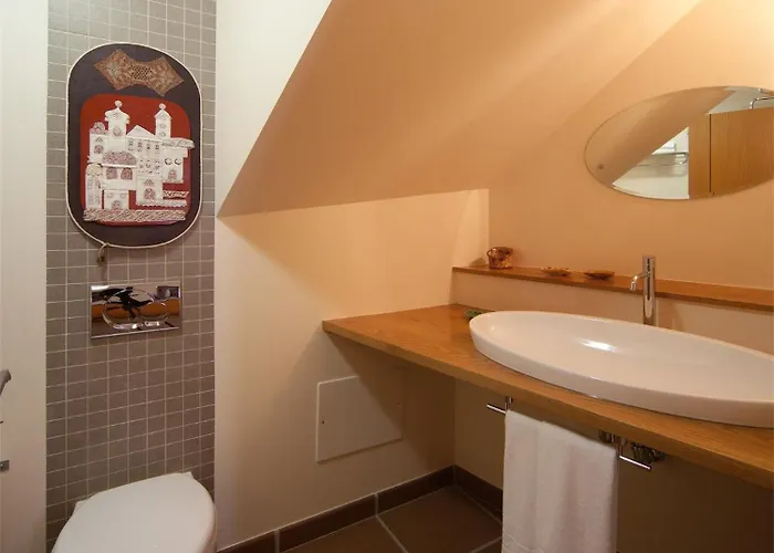 Artvilla Bed & Breakfast 4*